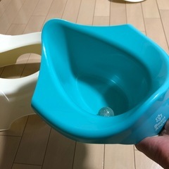 すわるオマルの画像