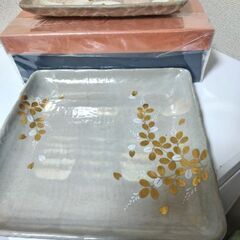 未使用　２枚　京都たち吉　金彩草花　大皿　盛皿 ２枚 28cmの画像
