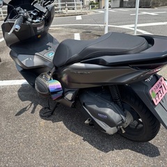 pcx 125 ライト割れてます。　11時〜14時現車確認可能紹介文読んでくださいの画像