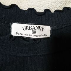 ♠　URBANITY　 半袖トップス 　フリル 　ブラック 　リブ編み 　サイズL　バスト８６～９４　身長１５４～１６２　　レディースの画像