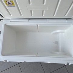 クーラーボックス　HANT  70QTホイール付の画像