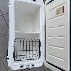 クーラーボックス　HANT  70QTホイール付の画像