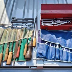逗子 Caddy キャディ ツールワゴン ビンテージ 工具箱 ツールボックス 古い 当時物 工具 入れ 移動式 4段 ツール カート ワゴン キャディ キャビネット ガレージ BOX Z1 Z2 四段 空冷 VW フォルクスワーゲン ビートル Volkswagen Bentz ベンツ レトロ 赤 レッド 鑢 やすり 外車 ドイツ製 HORY ホリー株式会社製 キャスター付 4段 ビンテージ 古道具 収納 ガレージ 整備工場 車載工具 ツールセットの画像