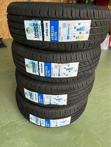 タイヤ交換工賃込み215 60 16