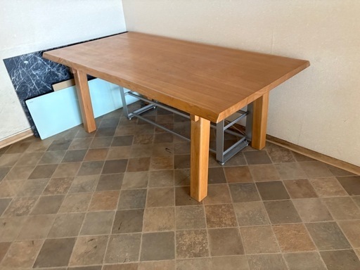 一枚板テーブル（椅子三脚付き
）