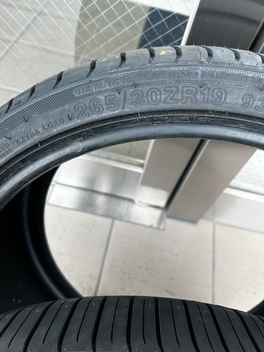 お買得！　新品タイヤ265-30-19  2本