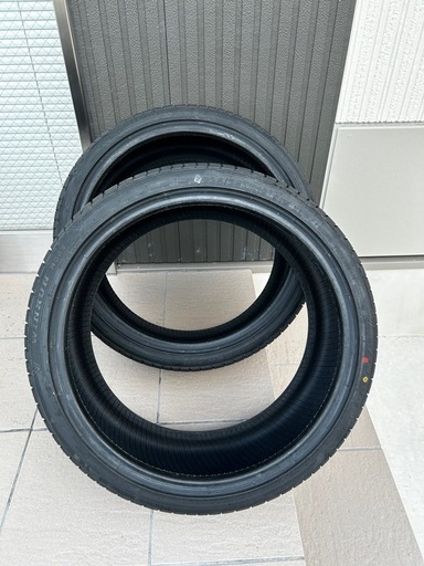 お買得！　新品タイヤ　235-35-19 2本