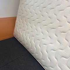 ダブルベッド　マットレスセットの画像