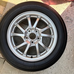 プリウスα用純正16インチアルミとホイールキャップセットの画像