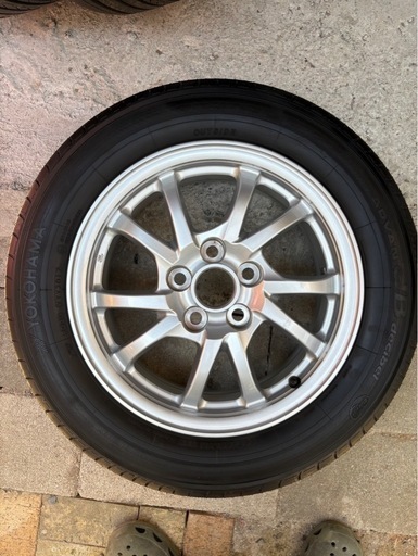 プリウスα用純正16インチアルミとホイールキャップセット