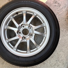 プリウスα用純正16インチアルミとホイールキャップセットの画像