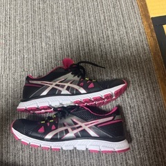 （8／4処分）アシックス24．5cmスニーカーの画像