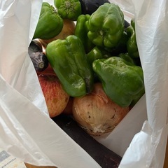 野菜色々、缶詰、パン、スィーツの画像