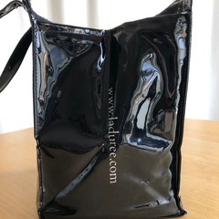 ラデュレエナメル保冷バッグの画像