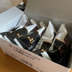 野菜色々、缶詰、パン、スィーツの画像