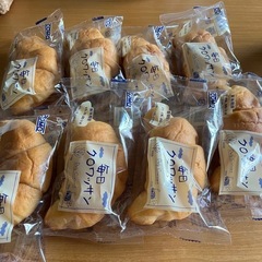 野菜色々、缶詰、パン、スィーツの画像