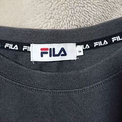 ♠　FILA トレーナー　長袖Tシャツ　サイズ : F　メンズ 　レディース　どちらでも着られそうですの画像