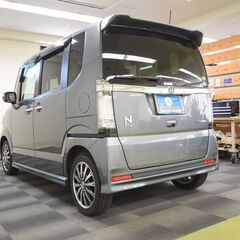 【オリジナル信用回復ローン　試乗出来ます 　最短納車10日】H26年式　ホンダN-BOXカスタム　GターボAパッケージ　ＥＴＣ　ナビ　フルセグＴＶ　バックカメラ　Ｂｌｕｅｔｏｏｔｈ再生　ドラレコ　クルーズコントロール　両側パワースライドドア　ＨＩＤライト　衝突軽減ブレーキ　パドルシフト　スマートキー２個　車検Ｒ９年２月の画像
