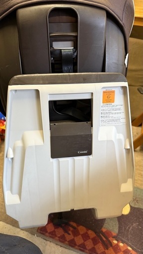 Combi チャイルドシート ベース付き