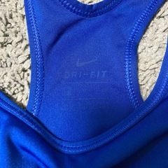 NIKE スポーツブラ　青の画像