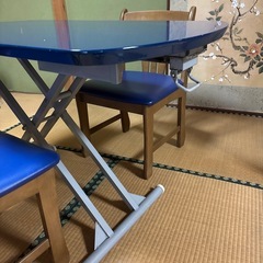 テーブル　椅子2脚の画像