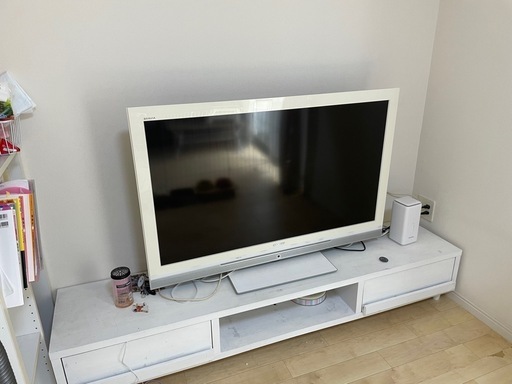 白い液晶テレビ46インチ　SONY BRAVIA
