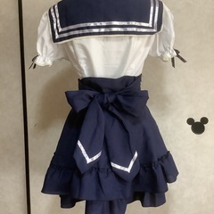 アイドルのコスチュームのようなセットアップです。の画像