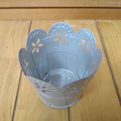 フラワーアレンジメント用花器の画像