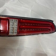 ハイエース　テールランプ　ジャンクの画像