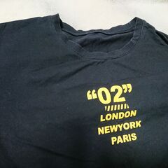 ♠　Tシャツ　 "02" LONDON, NEWYORK, PARIS　QUEENS　ブラック　メンズ 　レディース　どちらでも着られそうですの画像