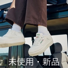 未使用新品 Reebok 厚底スニーカー　CLUB C WCTRA
