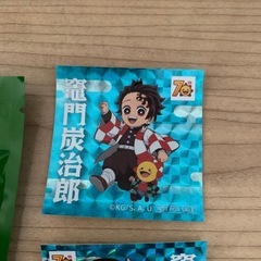 コジマ✖️鬼滅の刃☆ステッカー☆缶バッチの画像