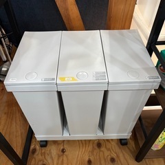 ニトリ　ゴミ箱　キャスター付きラック　全てセットです ニトリ ゴミ箱 キャスター付きラック 全てセットです インテリア小物