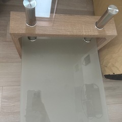 ガラステーブルの画像