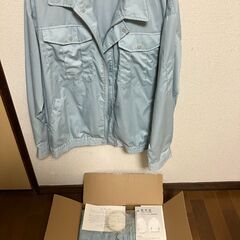 終了しました　　
空調服（未使用、乾電池式）XL  綿75％-ポリエステル25％の画像