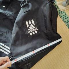 adidas　スポーツバッグの画像