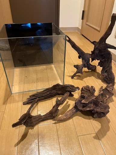 ADA30cmキューブ水槽
　流木4本セット