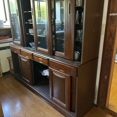 食器棚の画像