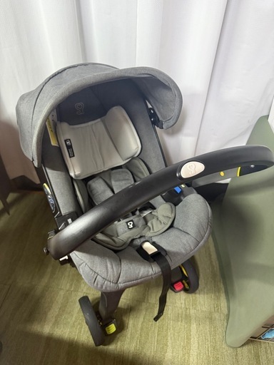 doona ドゥーナ　ベビーカー兼チャイルドシート