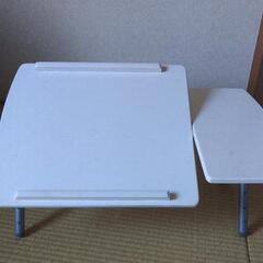 可動式パソコンデスクの画像