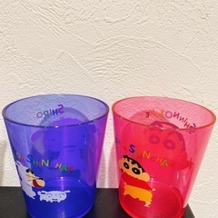 クレヨンしんちゃんコップ２個セットの画像