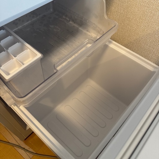 【最終値下げ】SHARP 冷蔵庫 2022年製  152L 冷蔵庫マット付き