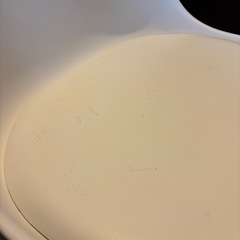 ニトリ 北欧風シンプルシェル型チェア ホワイトの画像