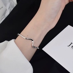 シンプル バングル ブレスレット の画像