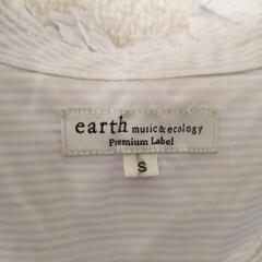 【お取り引き中】レディース　スタンドカラーシャツ　earth music&ecology Sサイズ　水色ストライプの画像