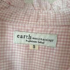 レディース　スタンドカラーシャツ　earth music&ecology Sサイズ　ピンクギンガムチェックの画像
