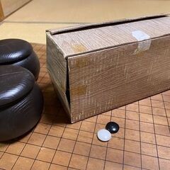 囲碁盤と囲碁石セット　無料！の画像