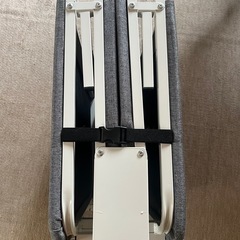 折りたたみベッドの画像