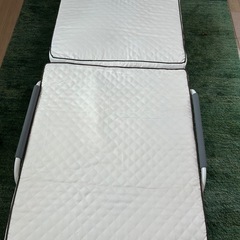 折りたたみベッドの画像