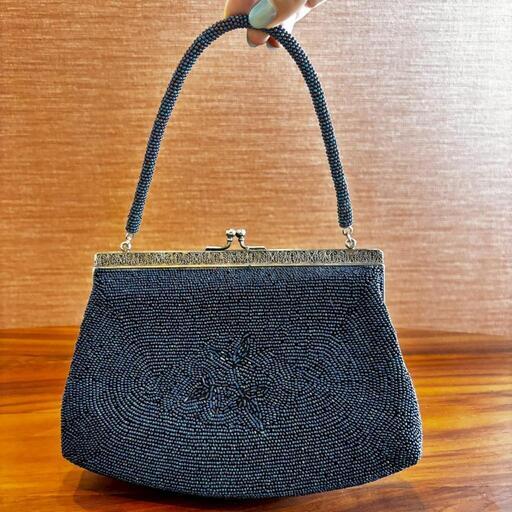 ビーズ刺繍ネイビーがま口 (まぁちゃん) 天王寺のバッグ《トート